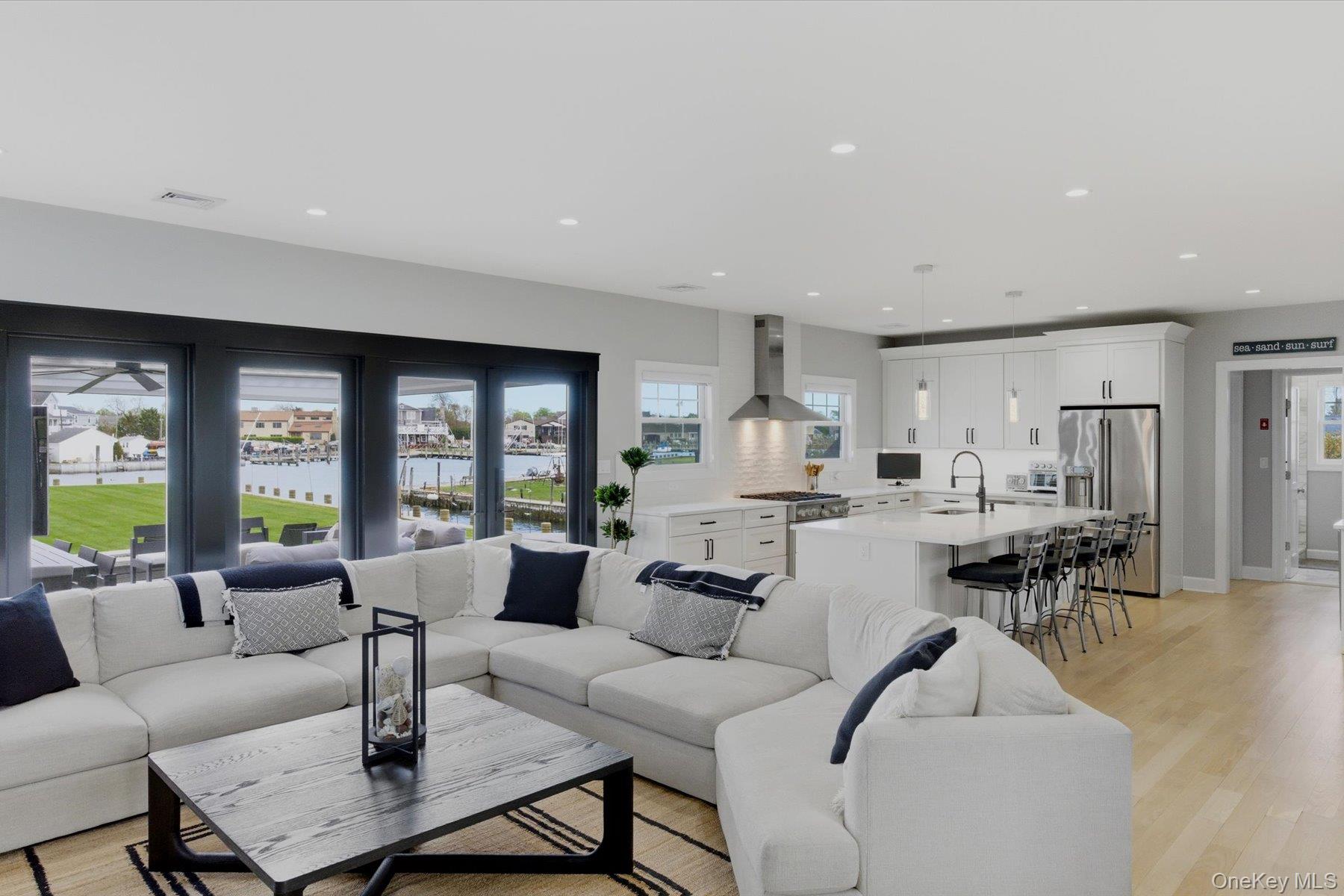 240 Clocks Boulevard Property Photo 14
