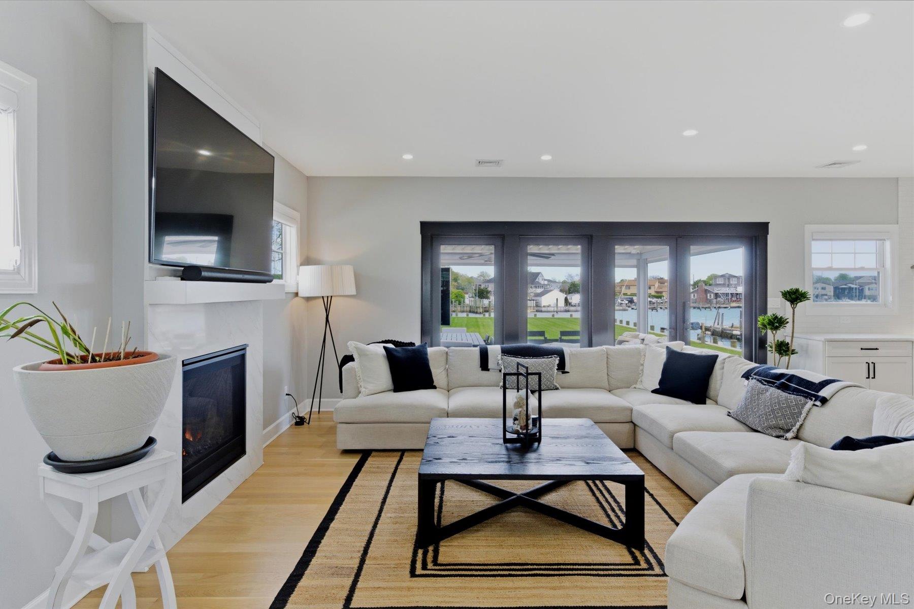 240 Clocks Boulevard Property Photo 15
