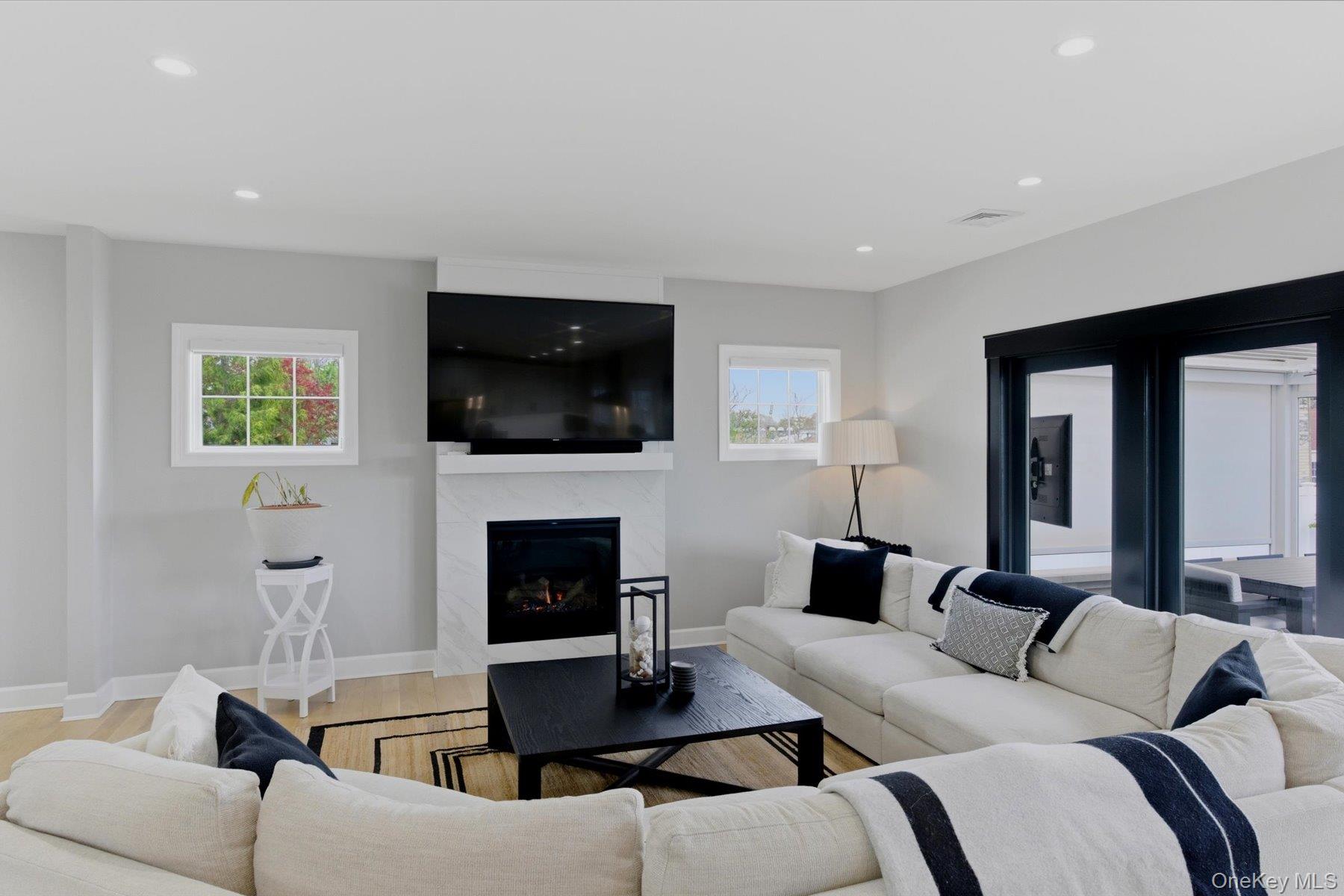 240 Clocks Boulevard Property Photo 16