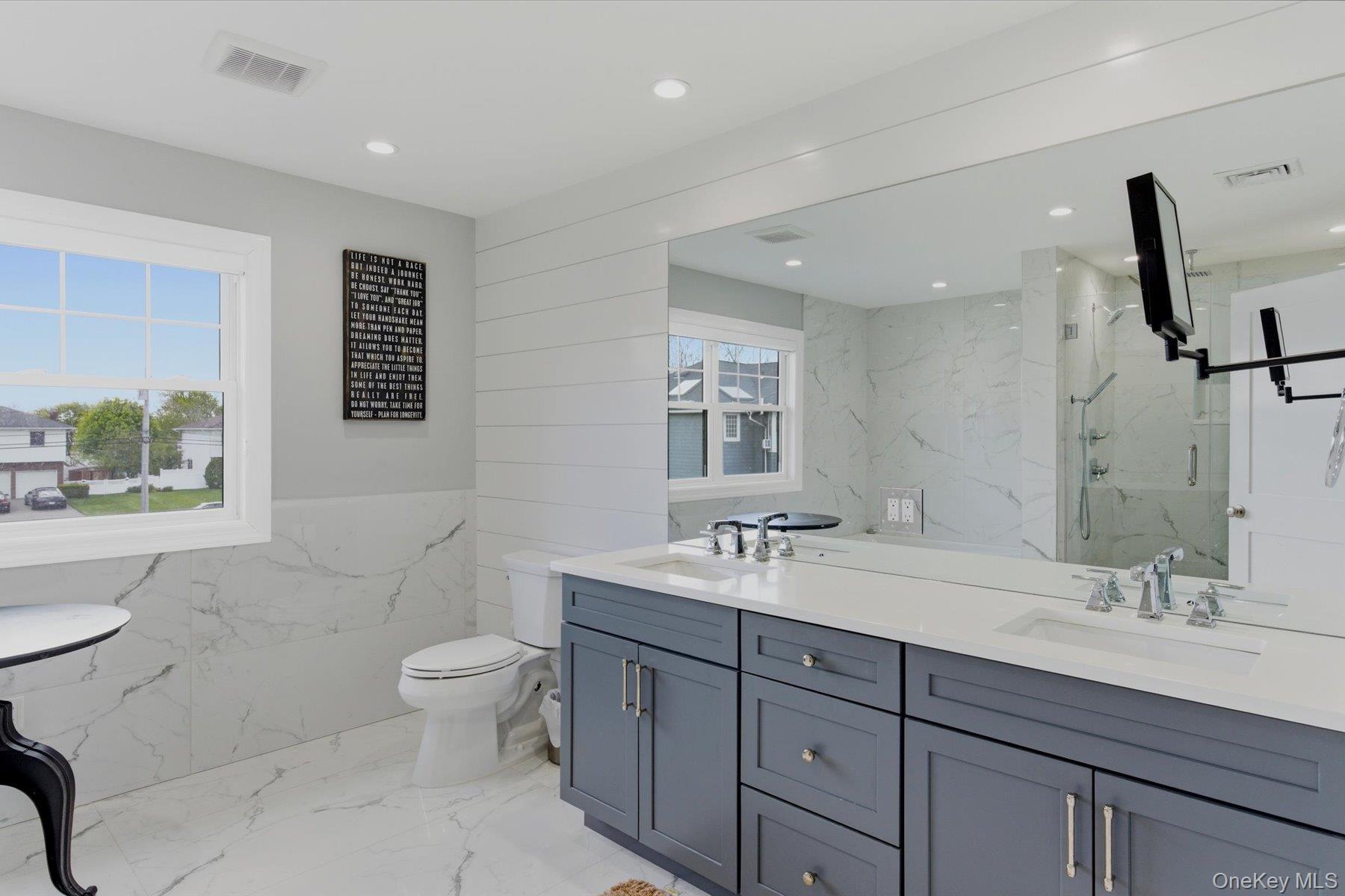 240 Clocks Boulevard Property Photo 24