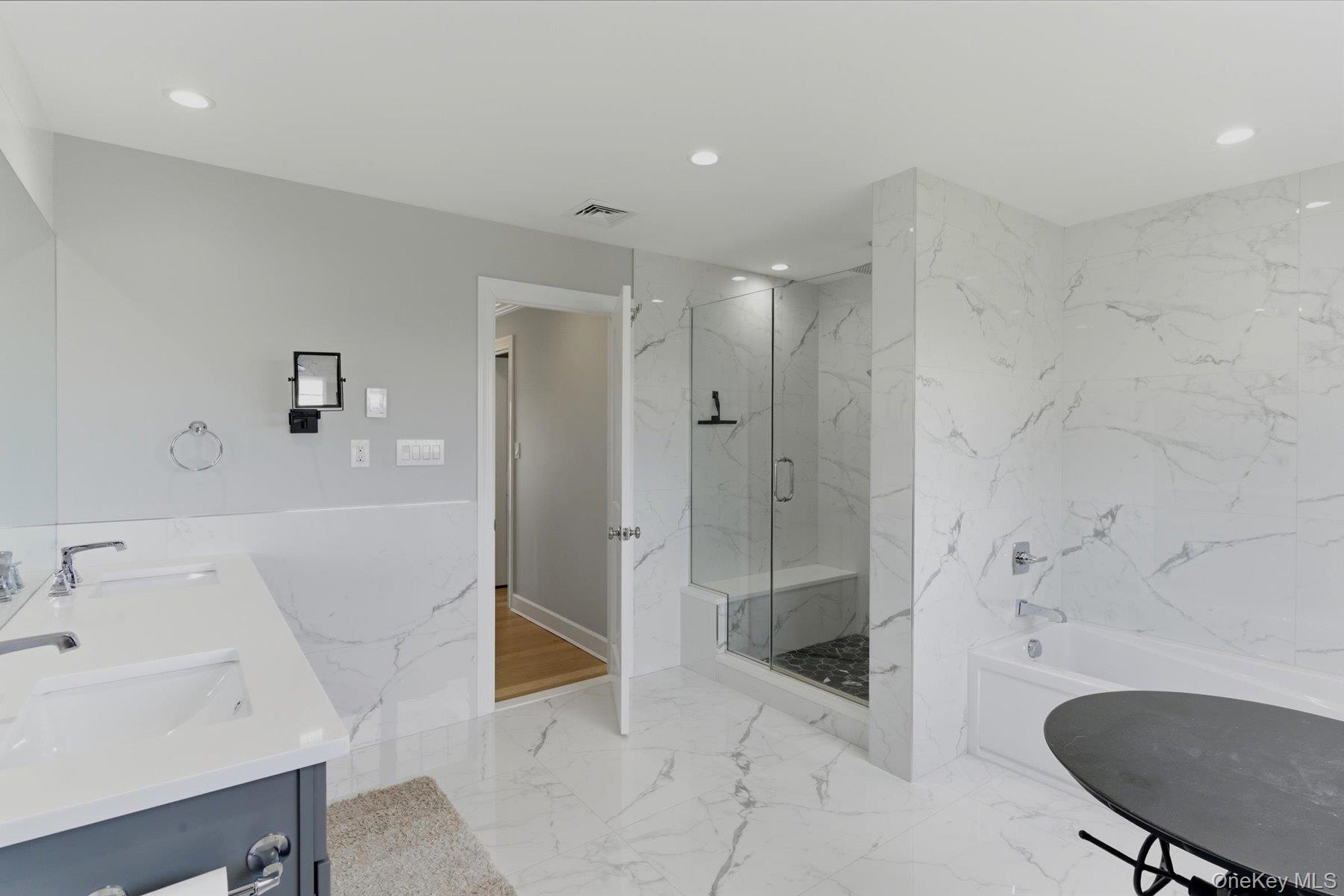 240 Clocks Boulevard Property Photo 26