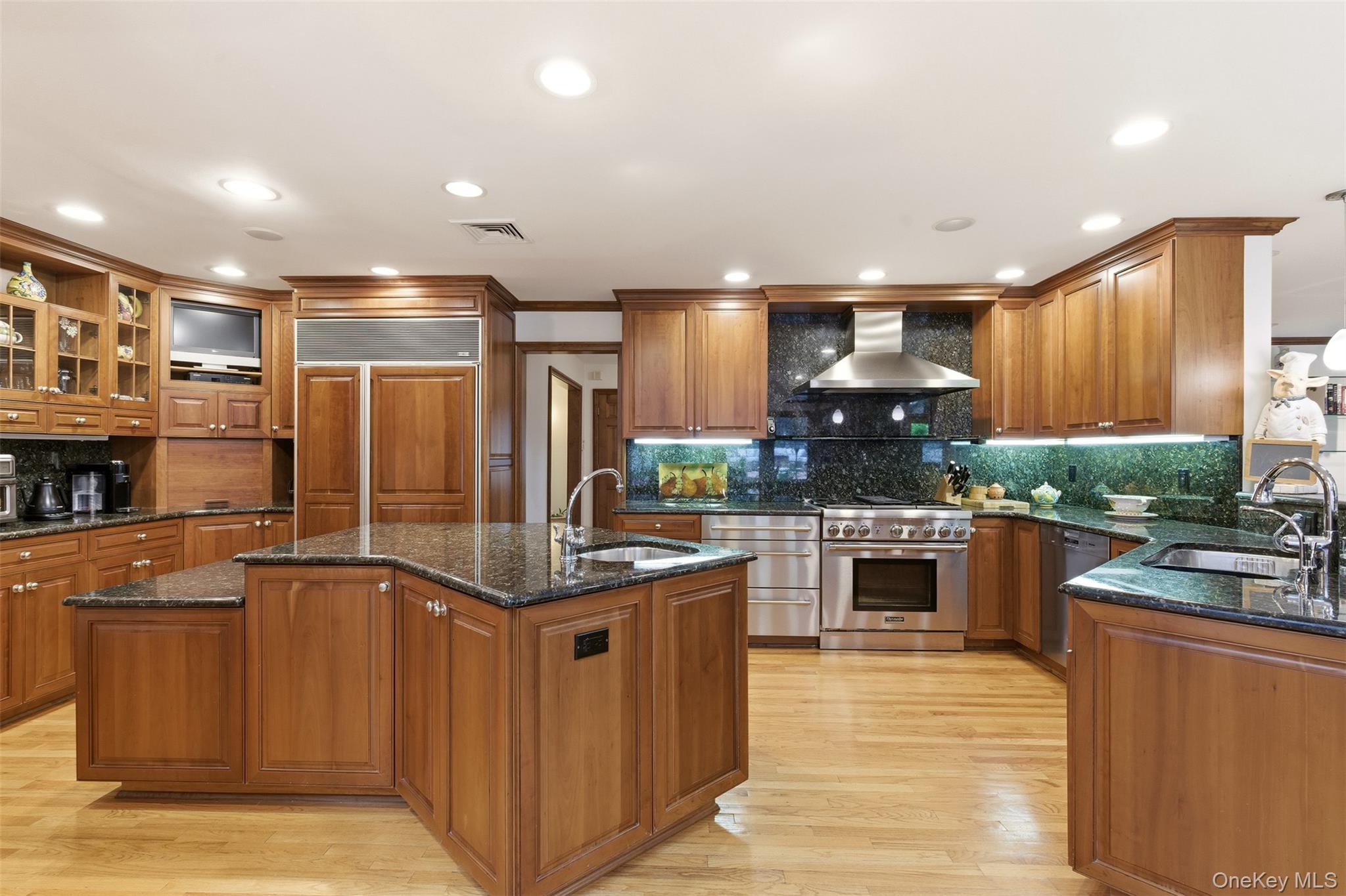 17 Holden Lane Property Photo 11