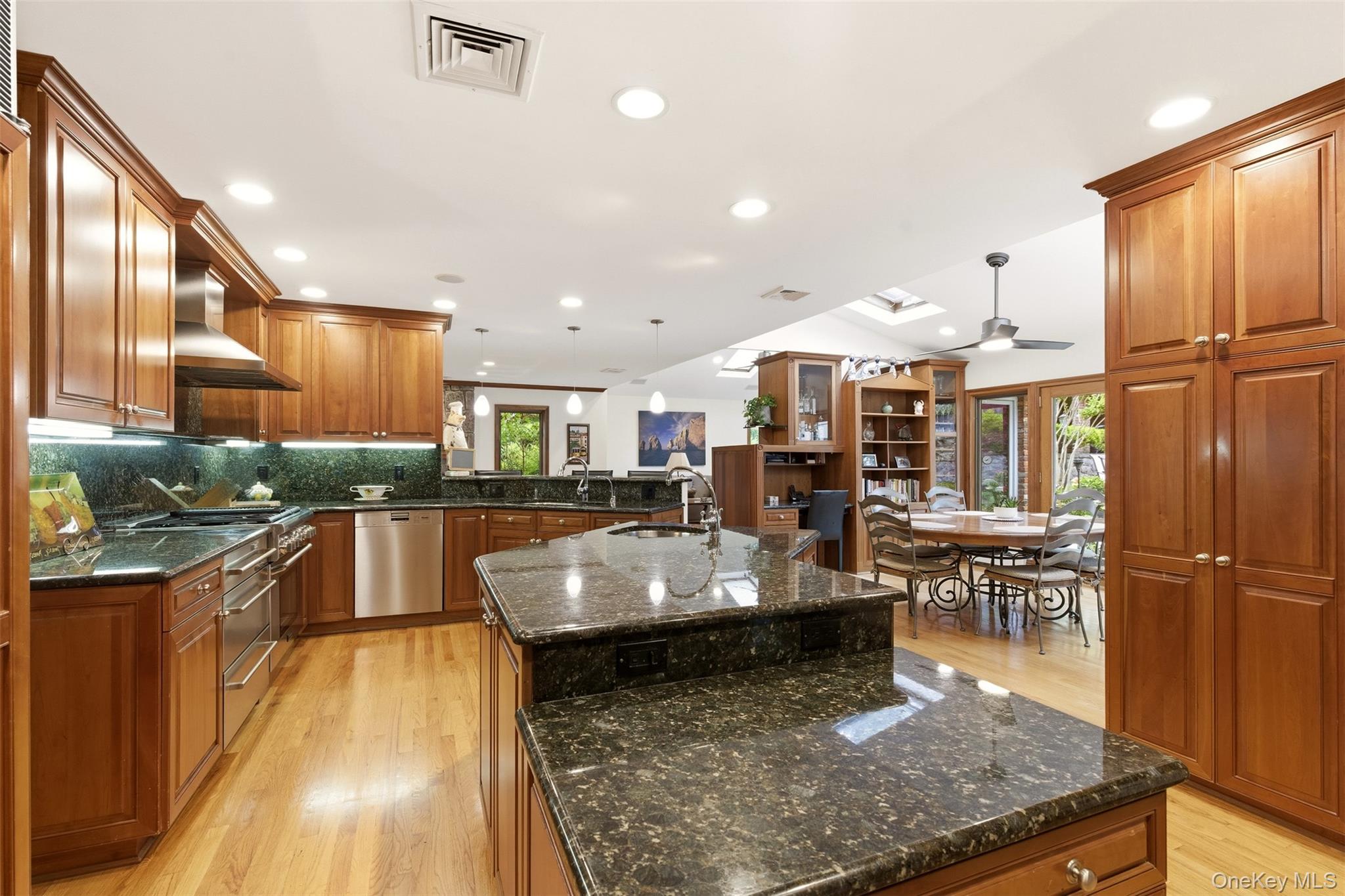 17 Holden Lane Property Photo 15