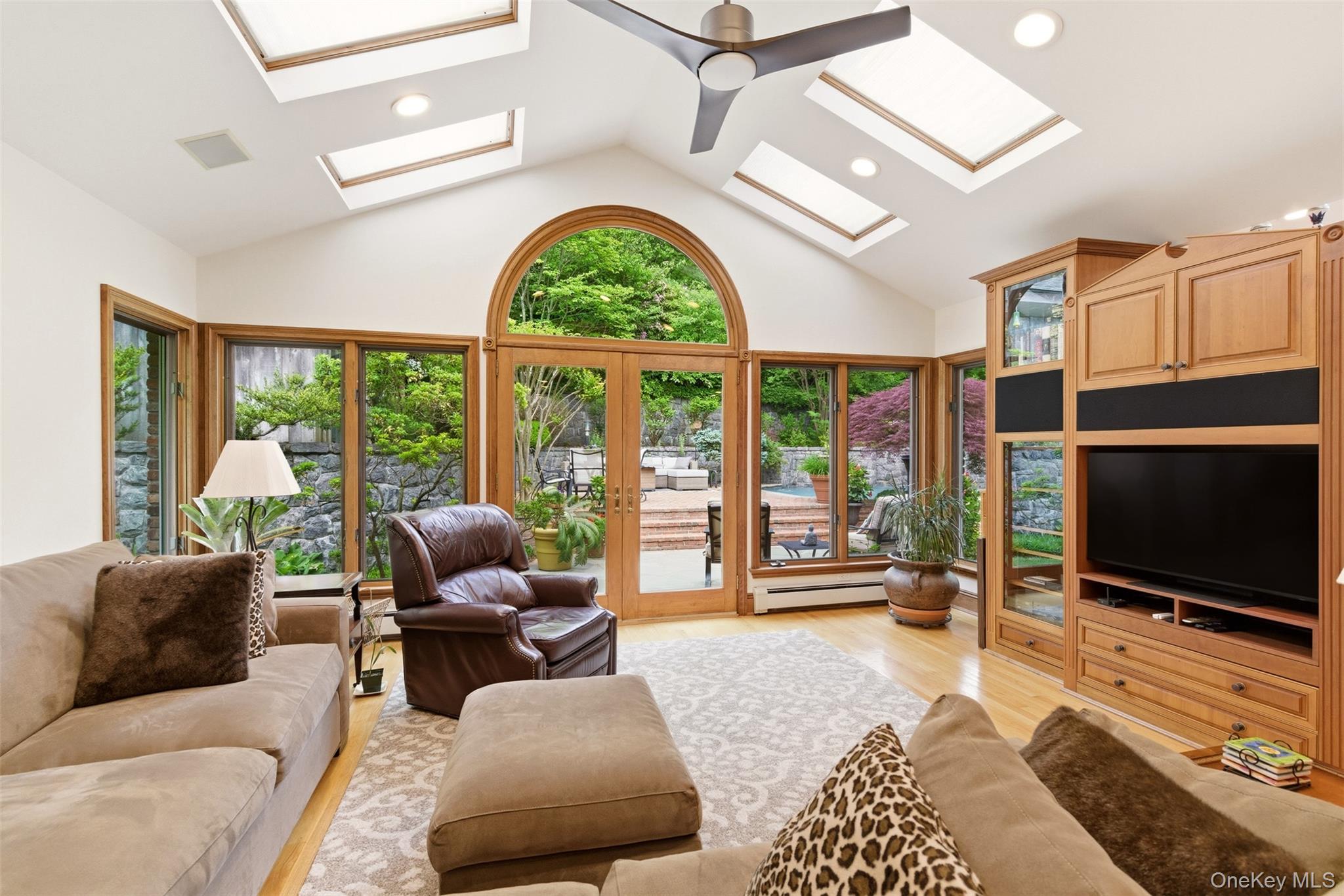17 Holden Lane Property Photo 20