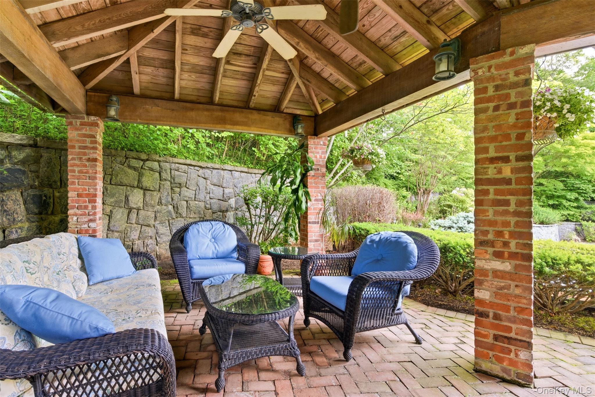 17 Holden Lane Property Photo 37