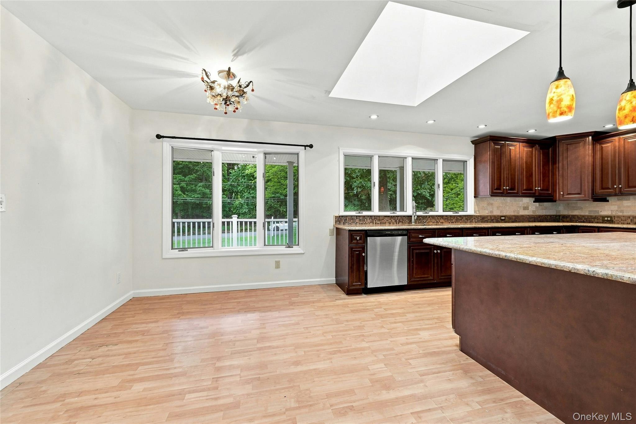 6 Winfield Drive Property Photo 8
