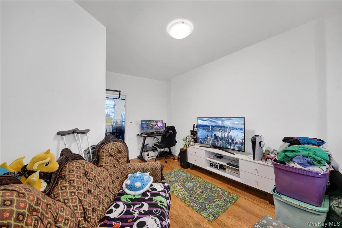 1748 Cross Bronx Expressway Property Photo 7