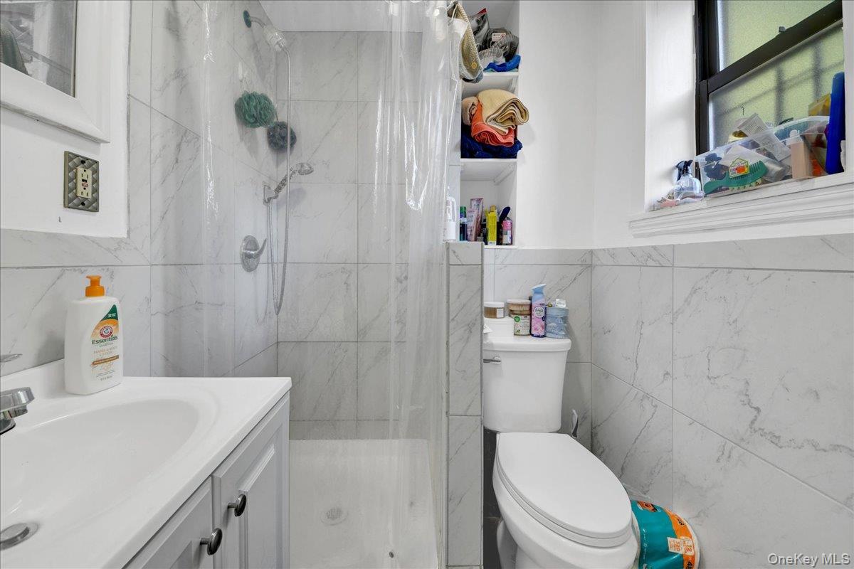 1748 Cross Bronx Expressway Property Photo 9