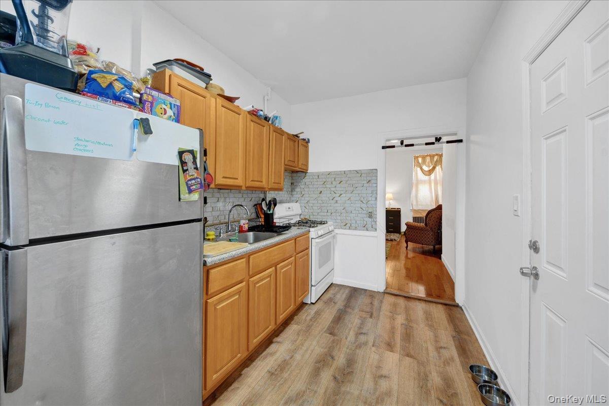 1748 Cross Bronx Expressway Property Photo 10