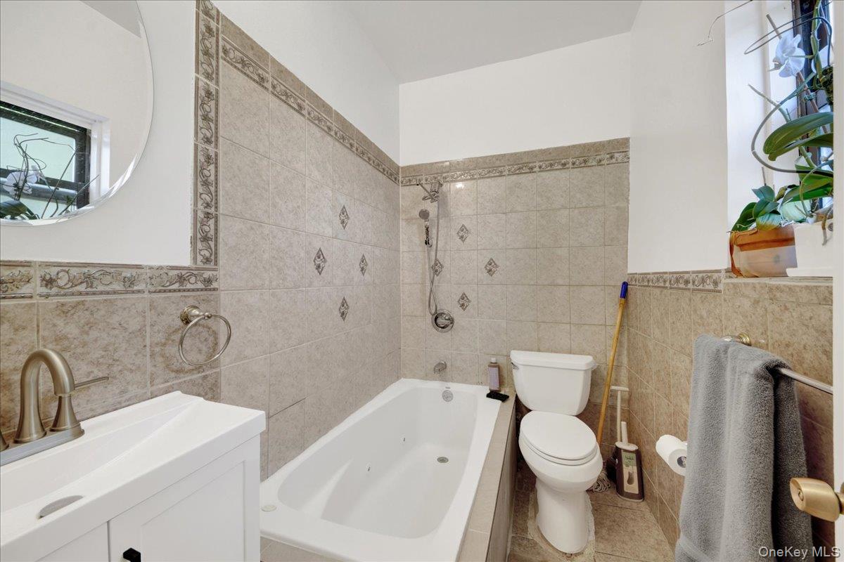 1748 Cross Bronx Expressway Property Photo 21