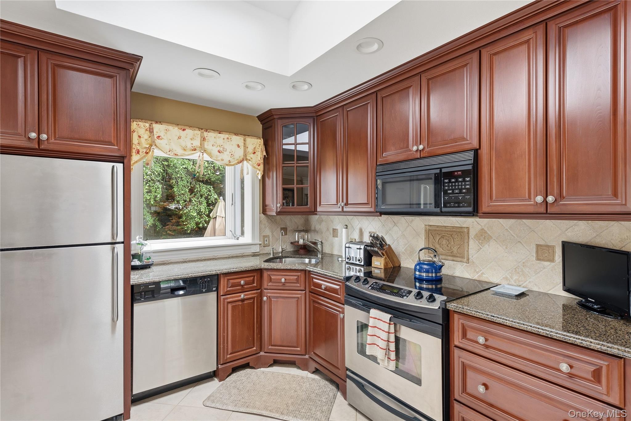350 Columbus Avenue Property Photo 3