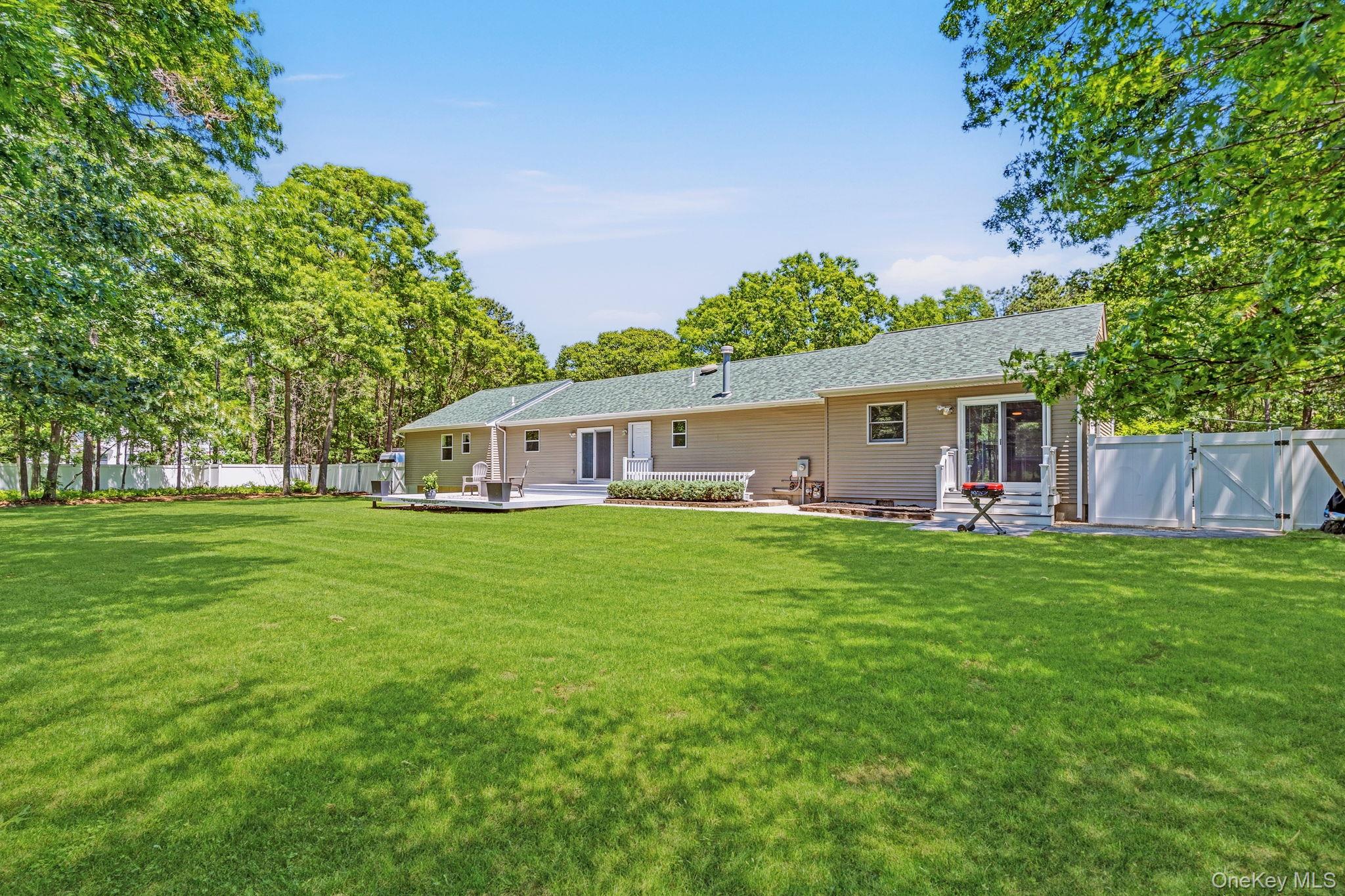 20 Charter Court Property Photo 5