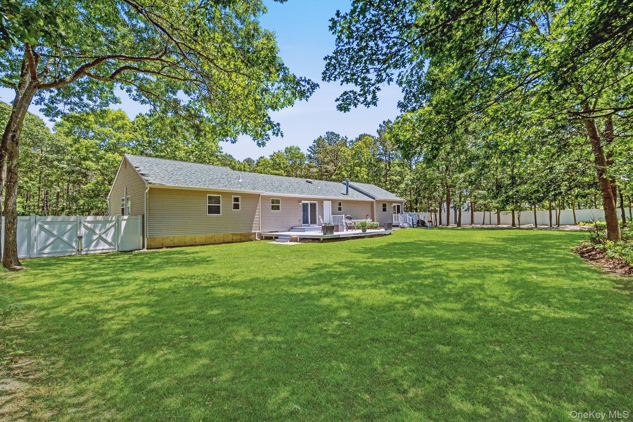 20 Charter Court Property Photo 6