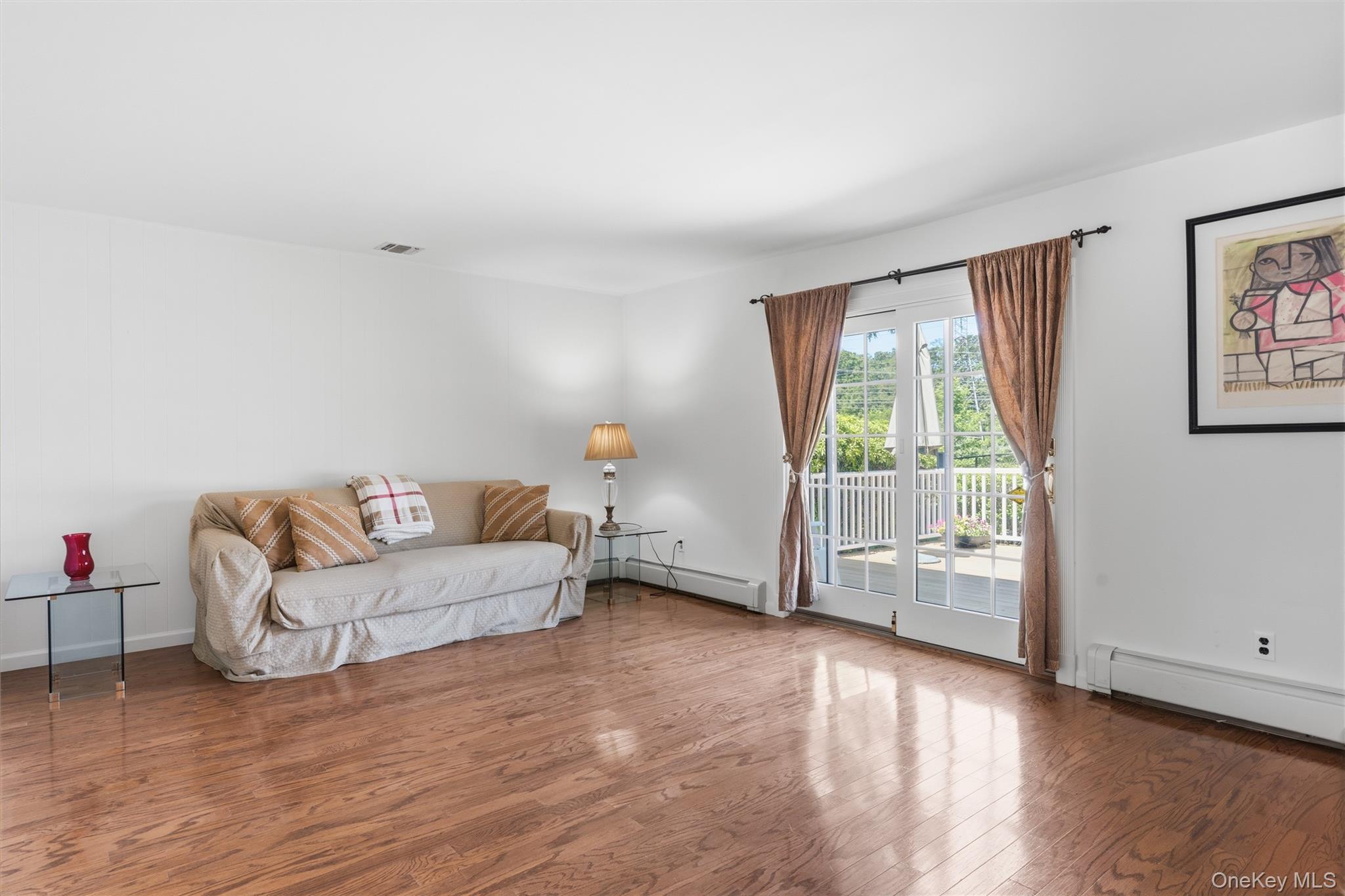6 Carol Court Property Photo 8