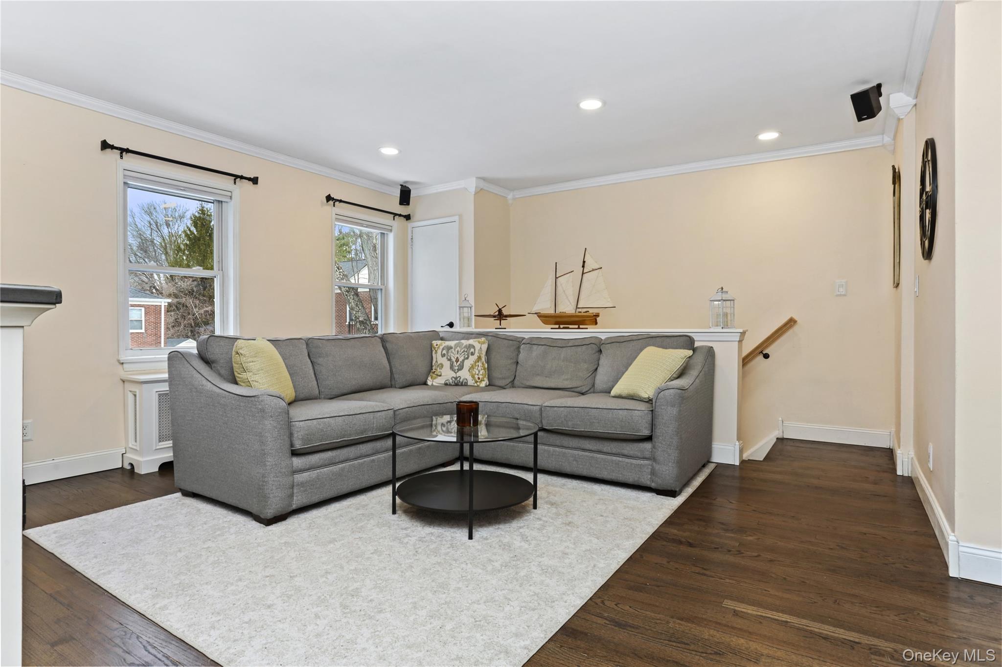 73 Broadway 2j Property Photo 4