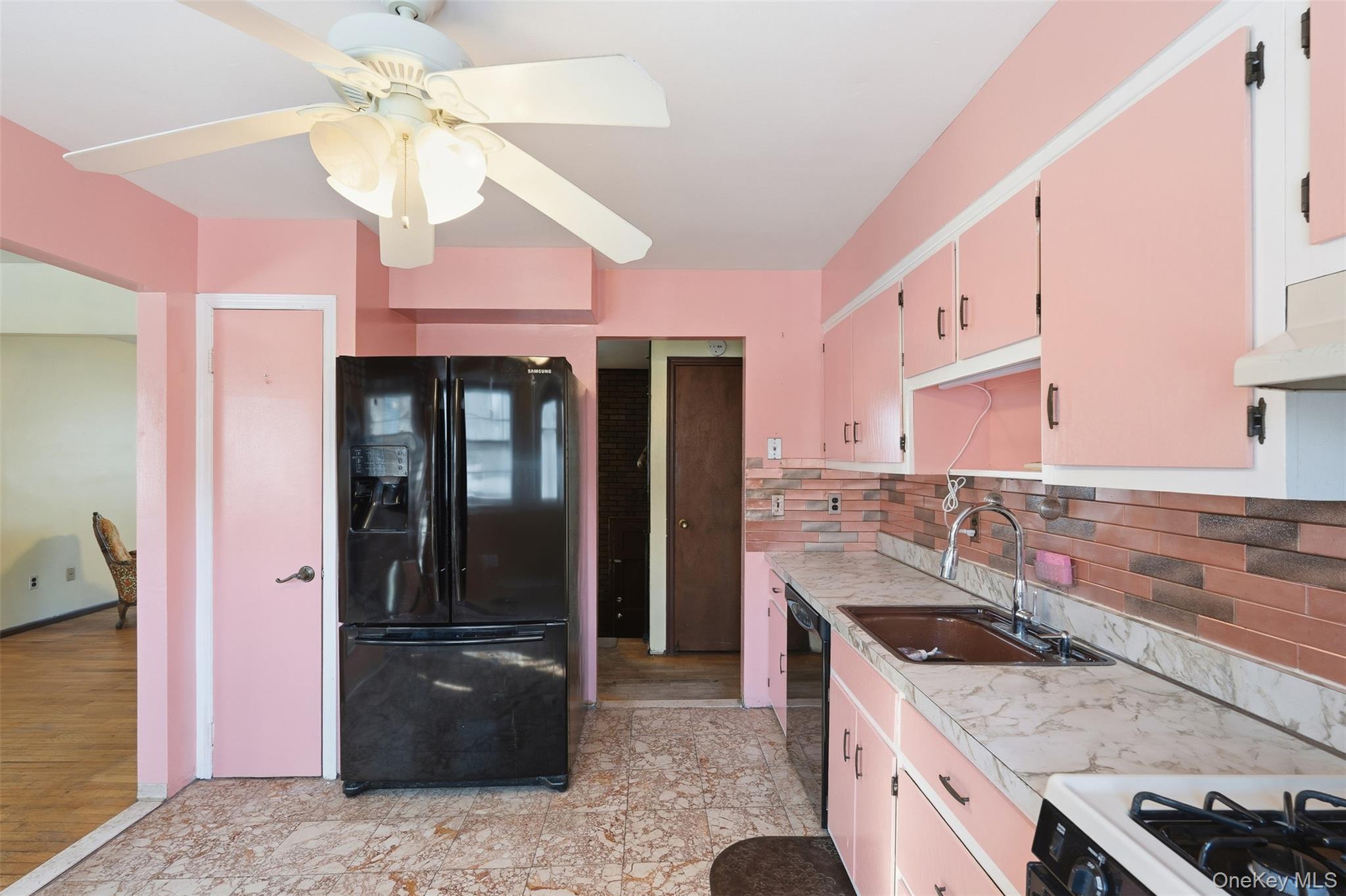 563 Union Road Property Photo 3