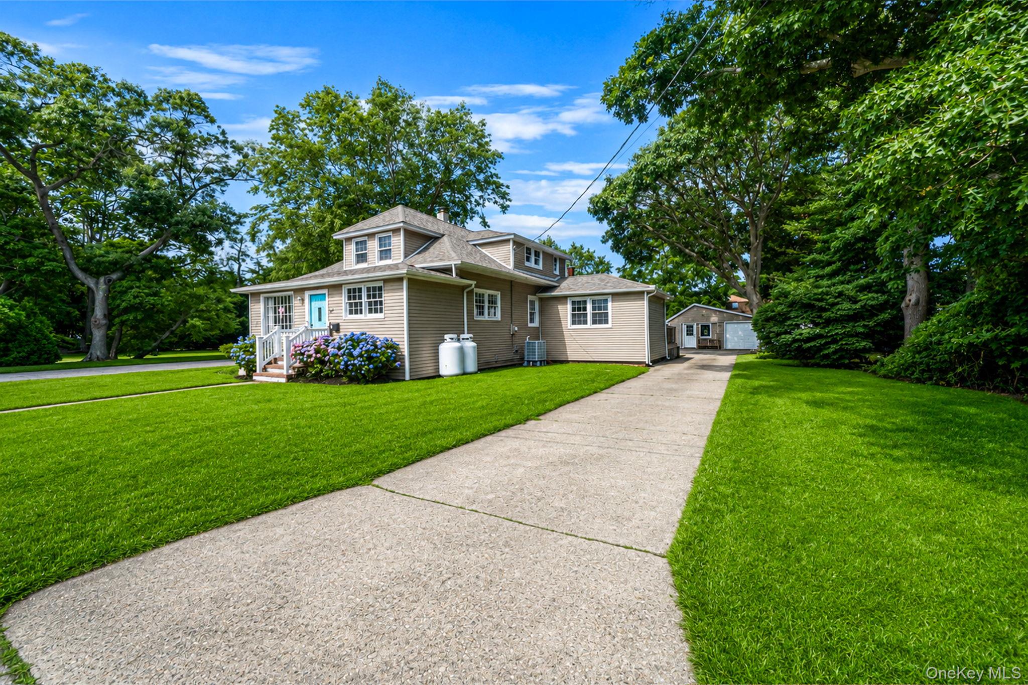 54 Division Avenue Property Photo 4