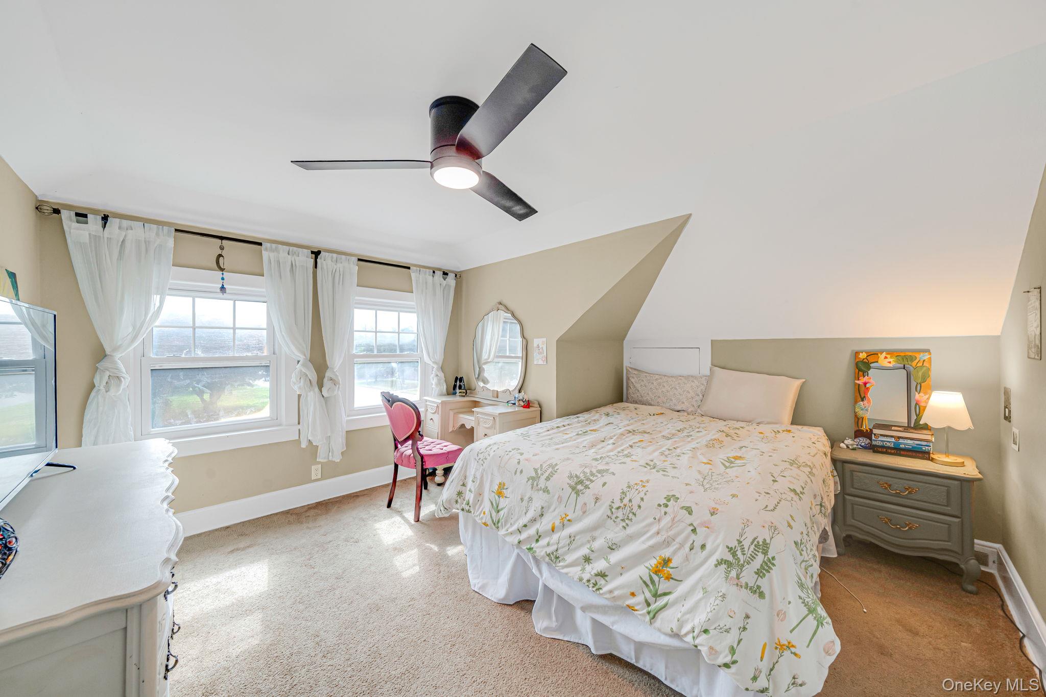 54 Division Avenue Property Photo 22