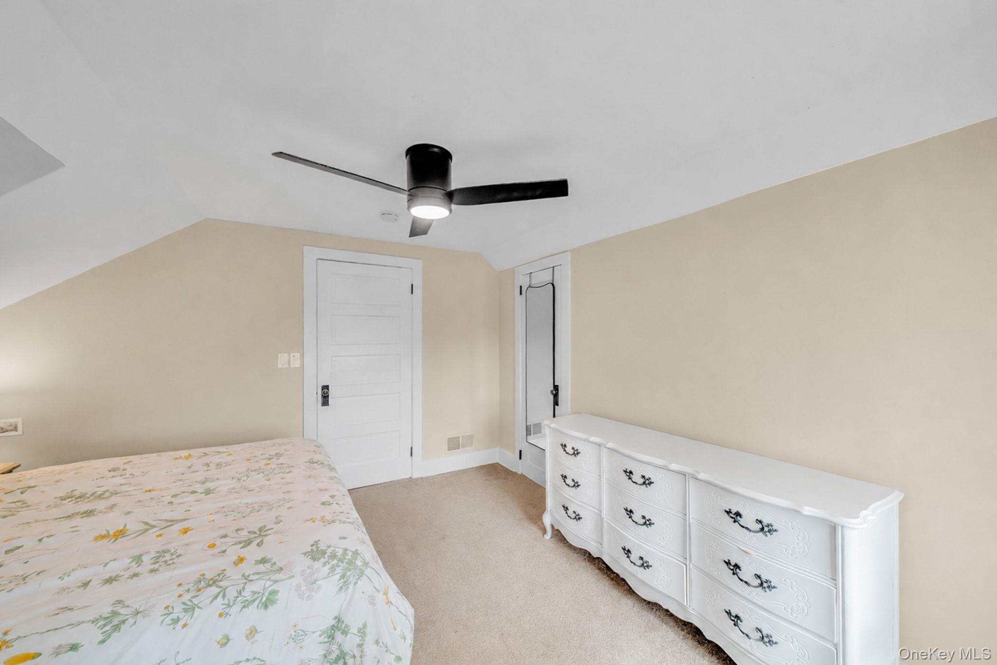 54 Division Avenue Property Photo 23