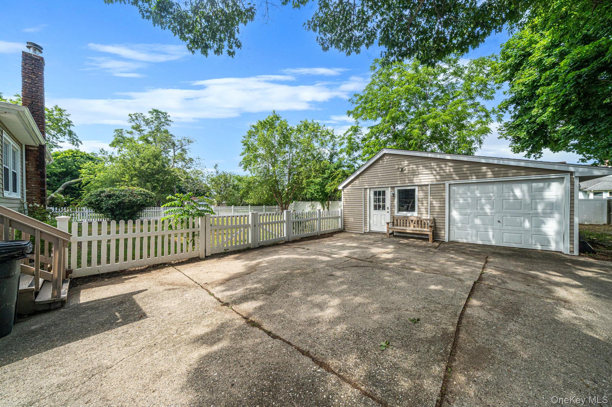 54 Division Avenue Property Photo 32