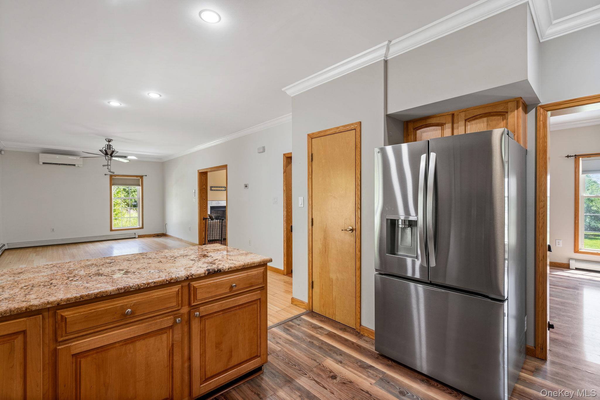 733 Lattintown Road Property Photo 15
