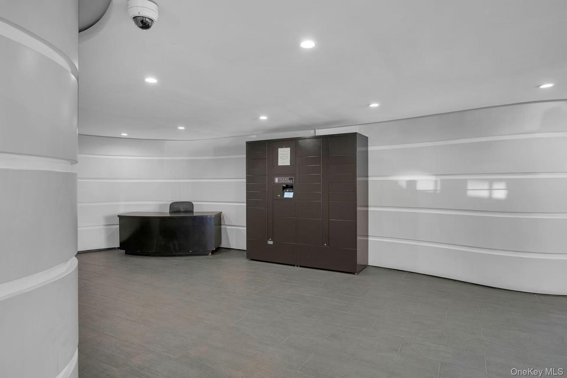 13240 Sanford Avenue 3r Property Photo 2