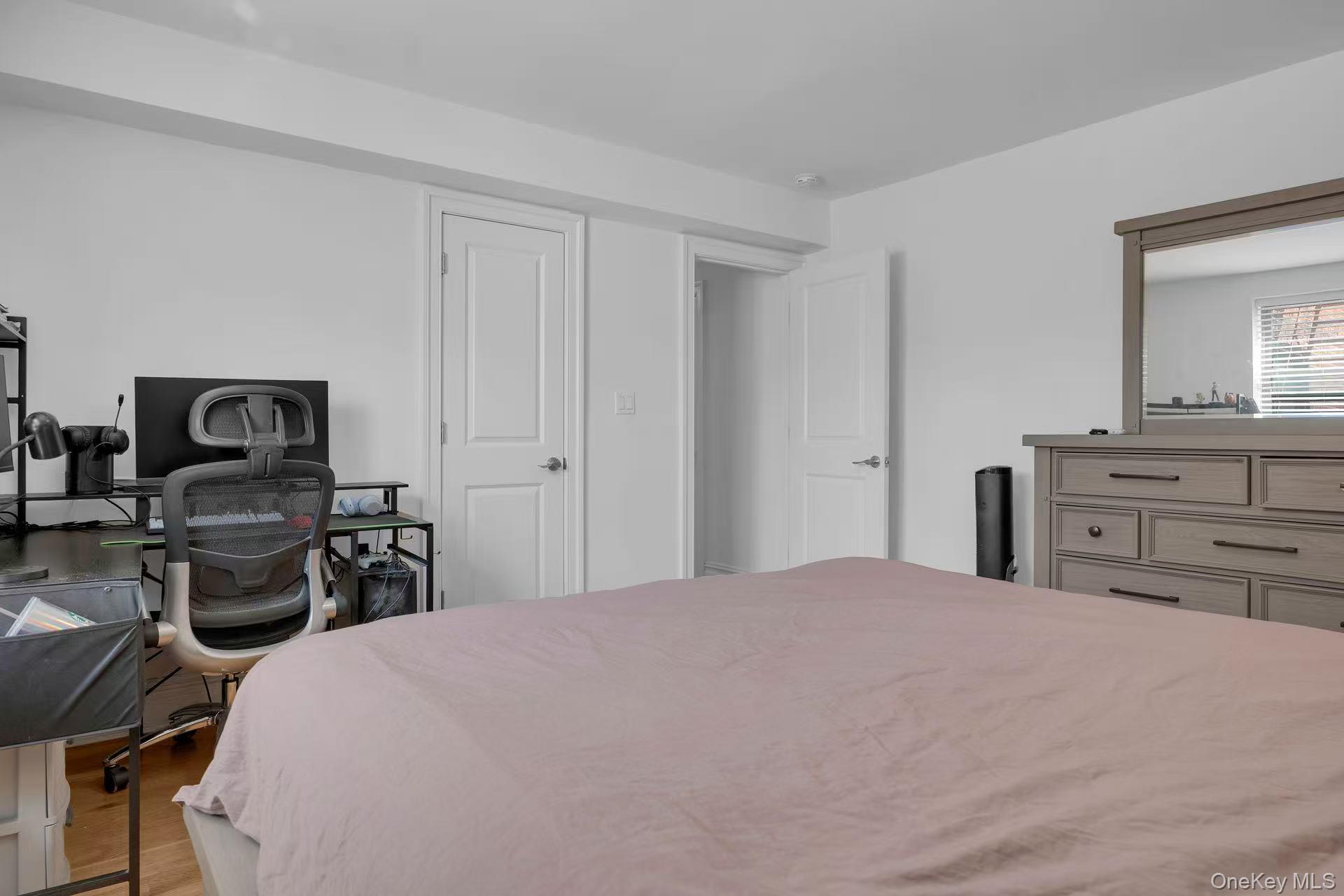13240 Sanford Avenue 3r Property Photo 21