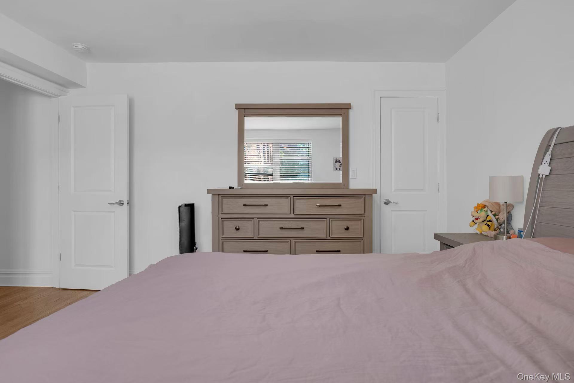 13240 Sanford Avenue 3r Property Photo 22