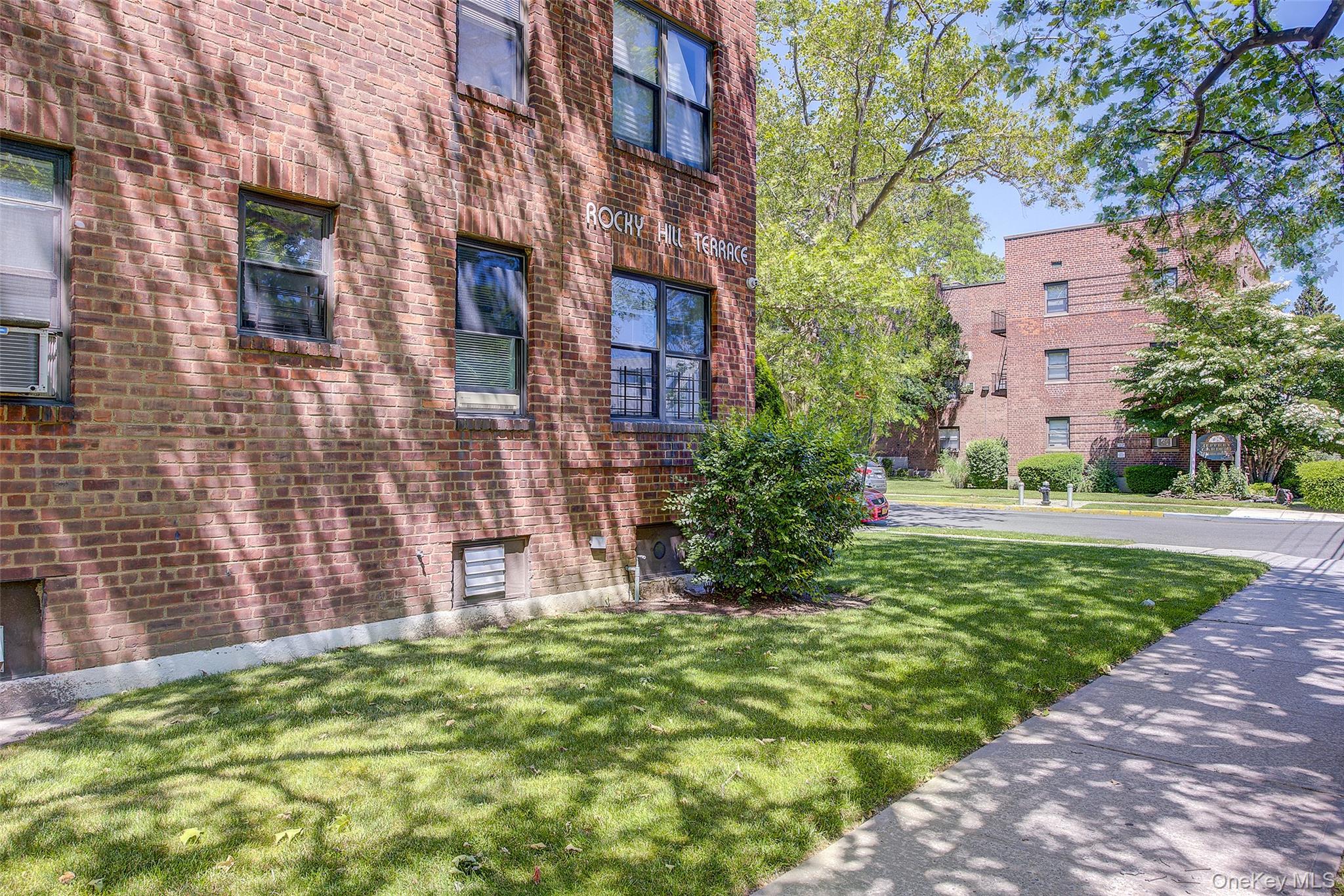 215-40 47th Avenue 3a Property Photo 3