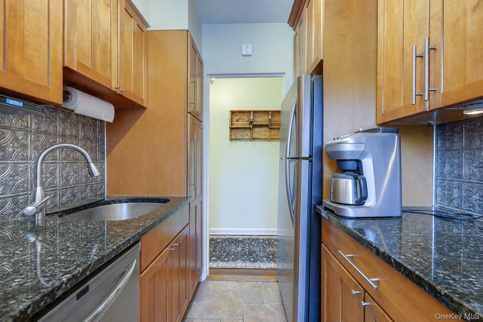215-40 47th Avenue 3a Property Photo 13