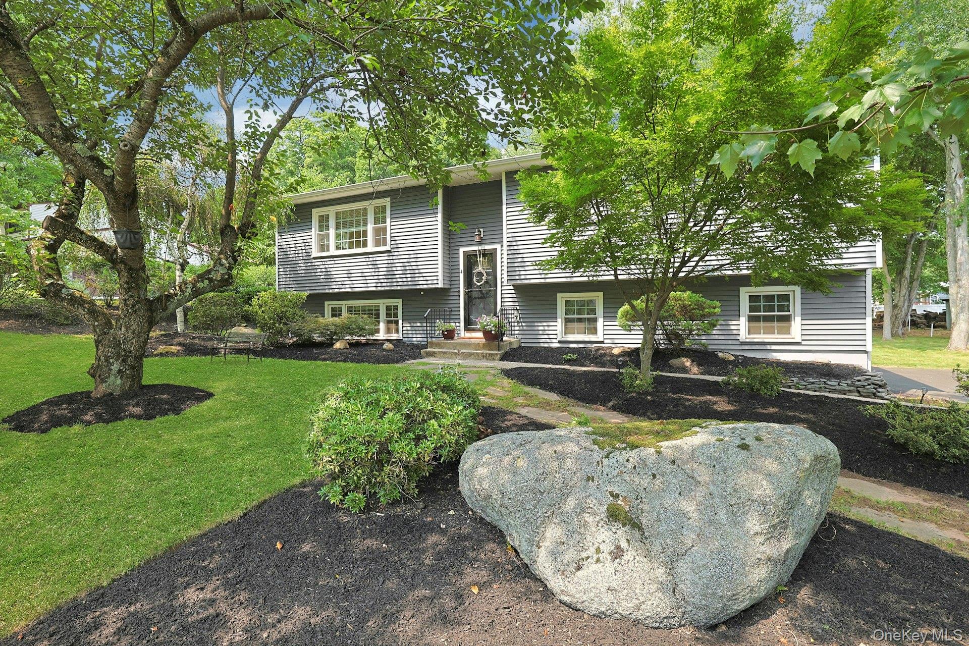 4 Flower Lane Property Photo 2
