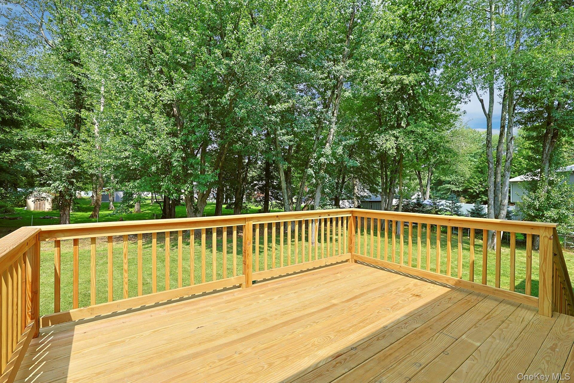 4 Flower Lane Property Photo 38