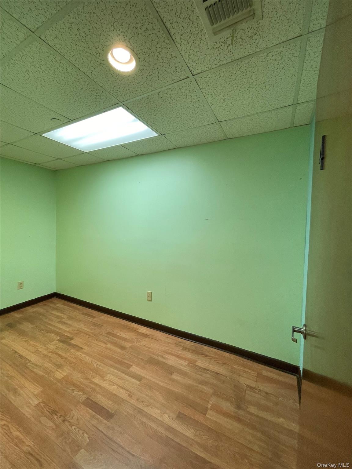 288 Hempstead Avenue Property Photo 13