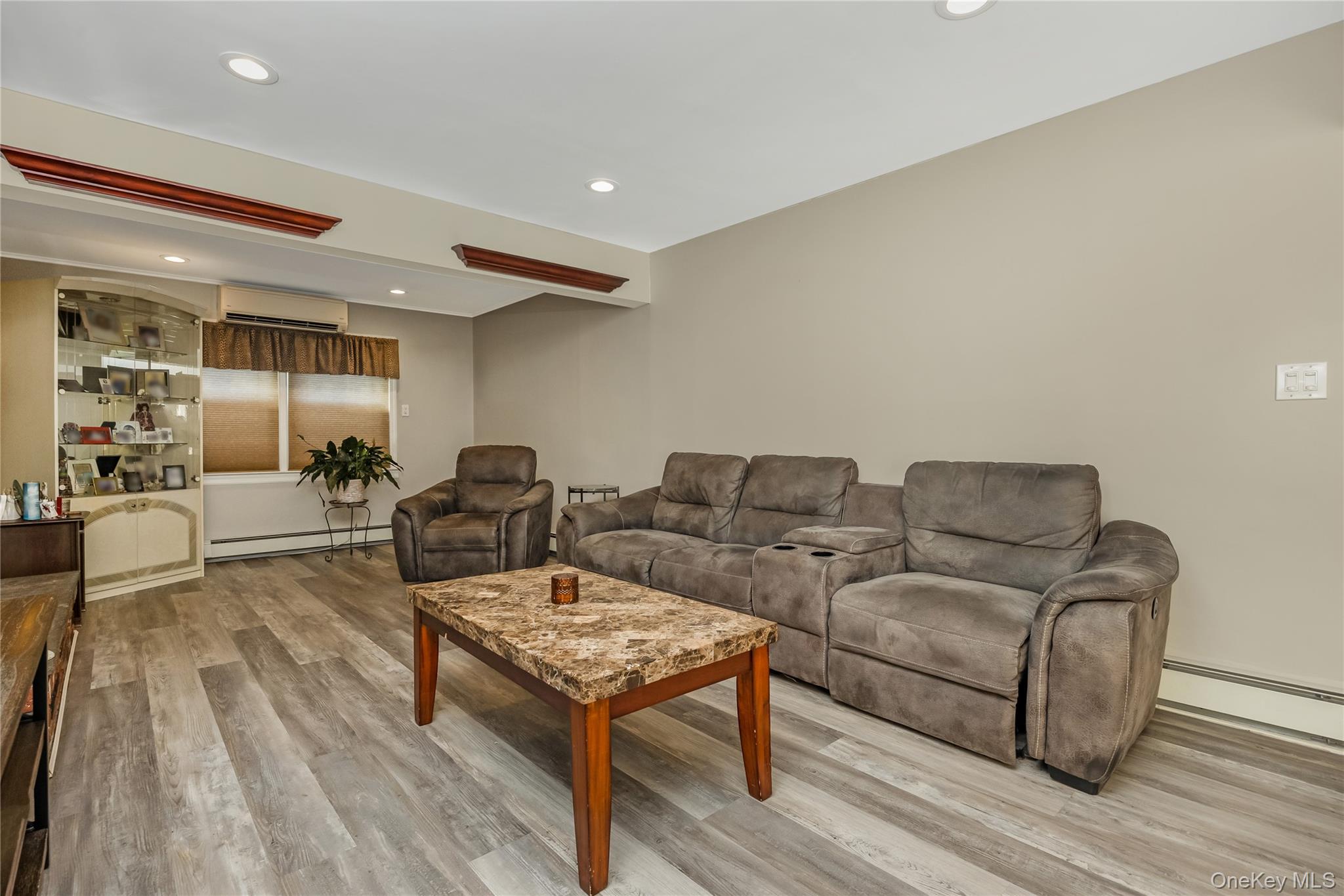 65 Club Lane Property Photo 4