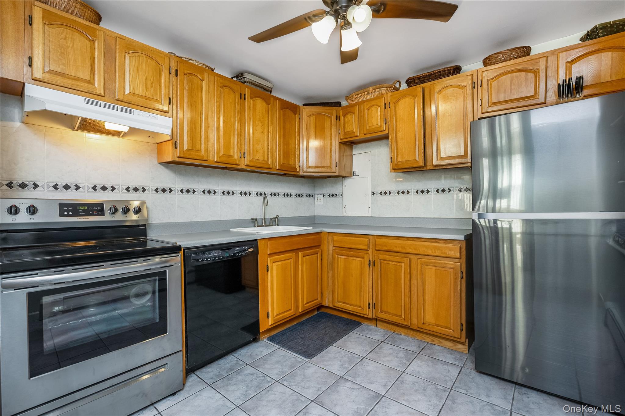 65 Club Lane Property Photo 10