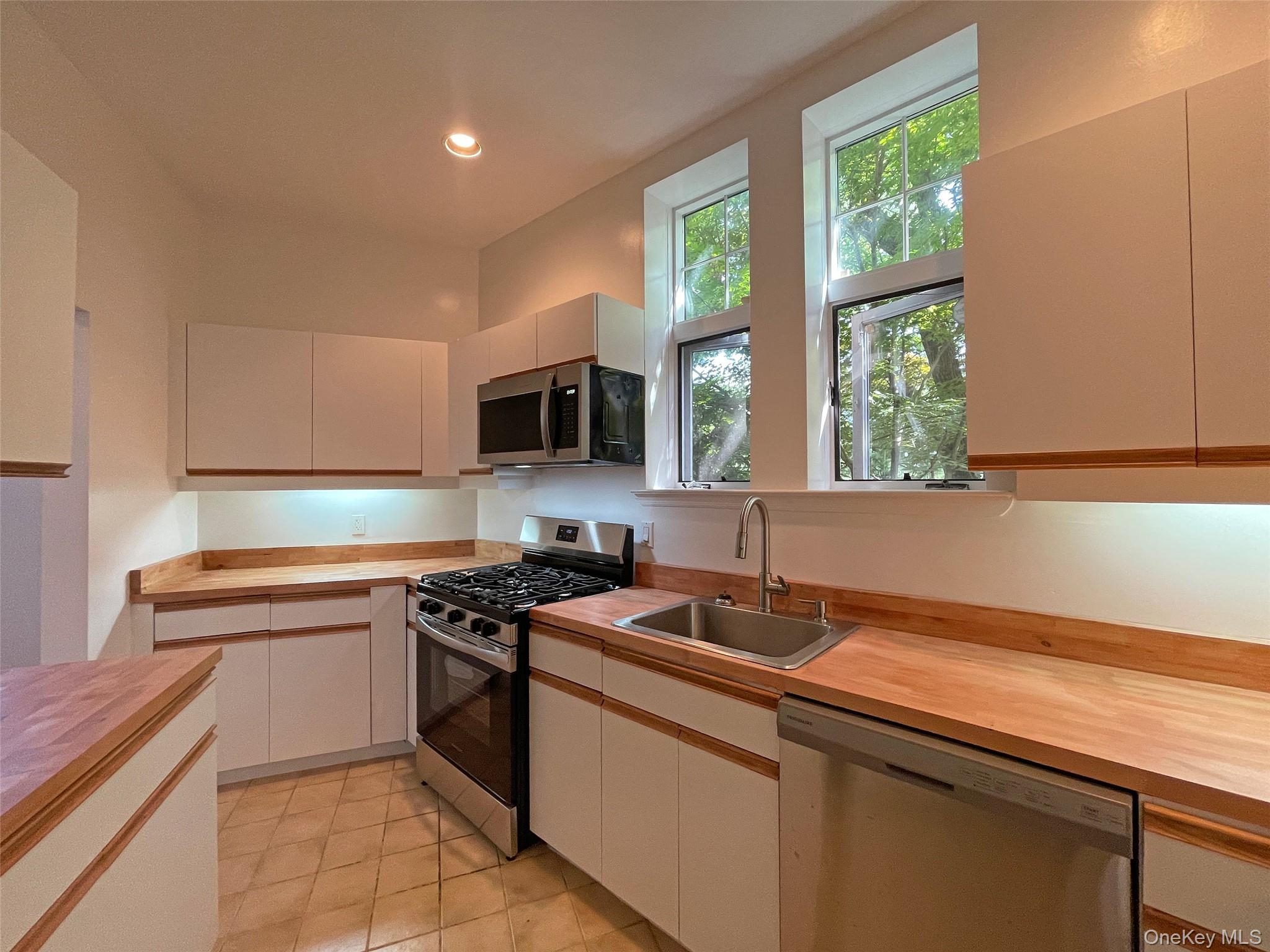 55 W Hartsdale Avenue H Property Photo 9