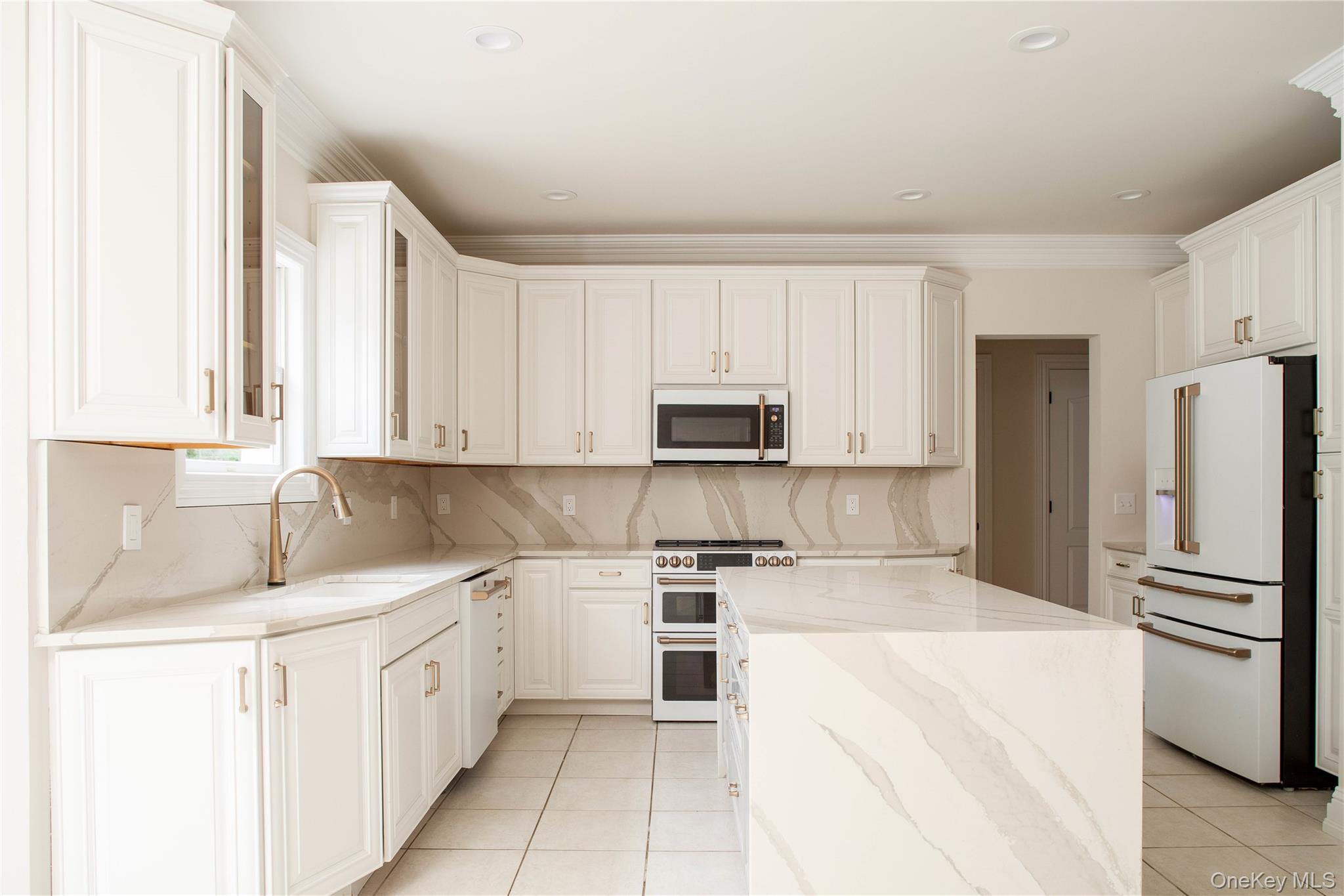 1999 Deerfield Road Property Photo 14