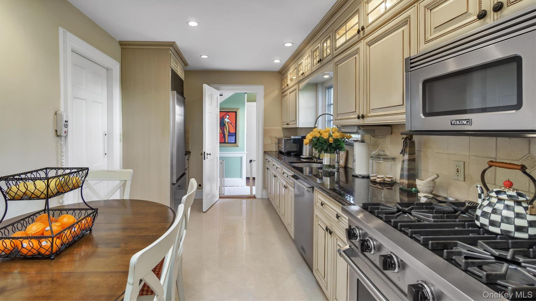 21 Bayview Avenue Property Photo 6