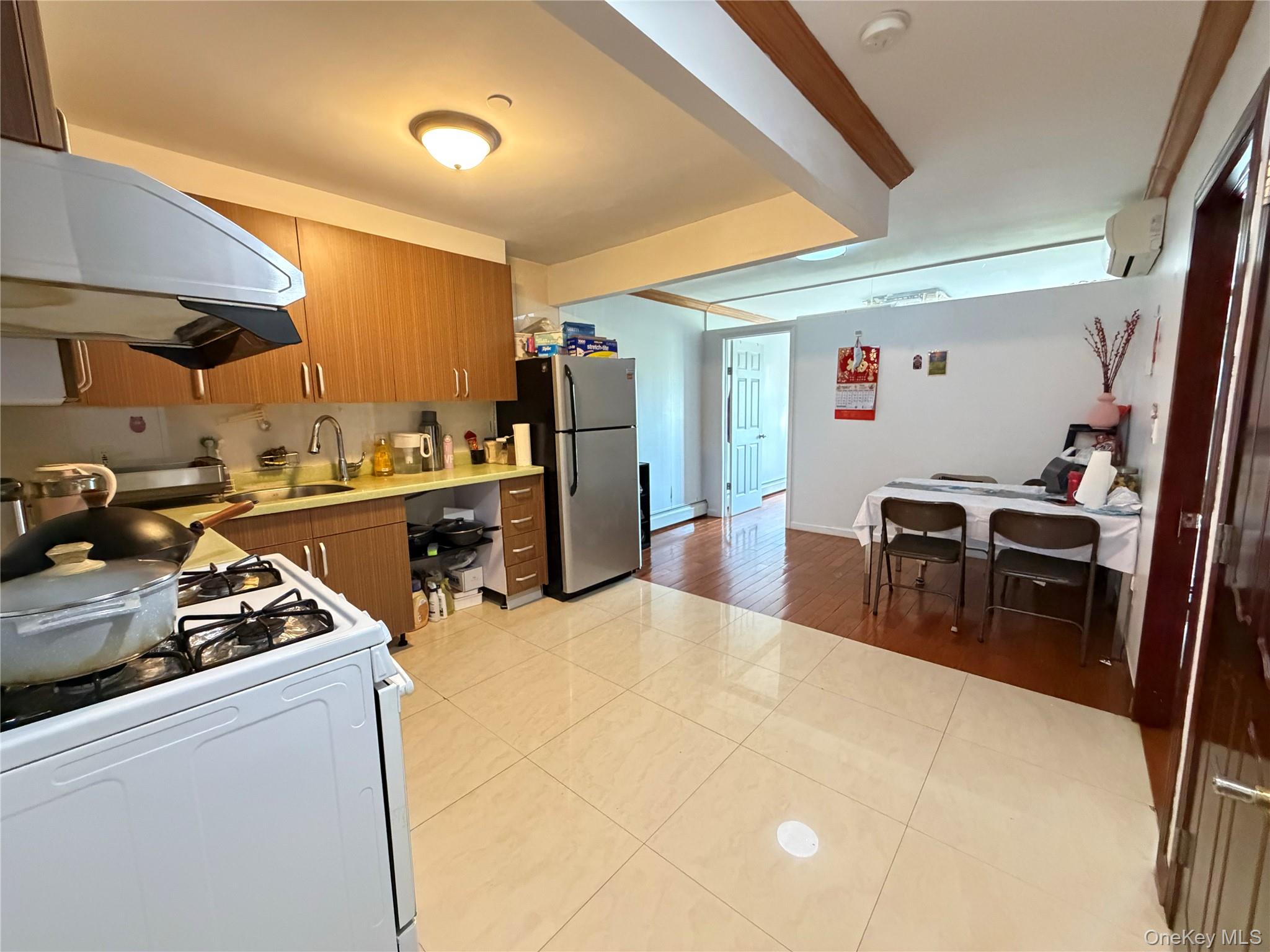31-12 Union Street 6a Property Photo 6