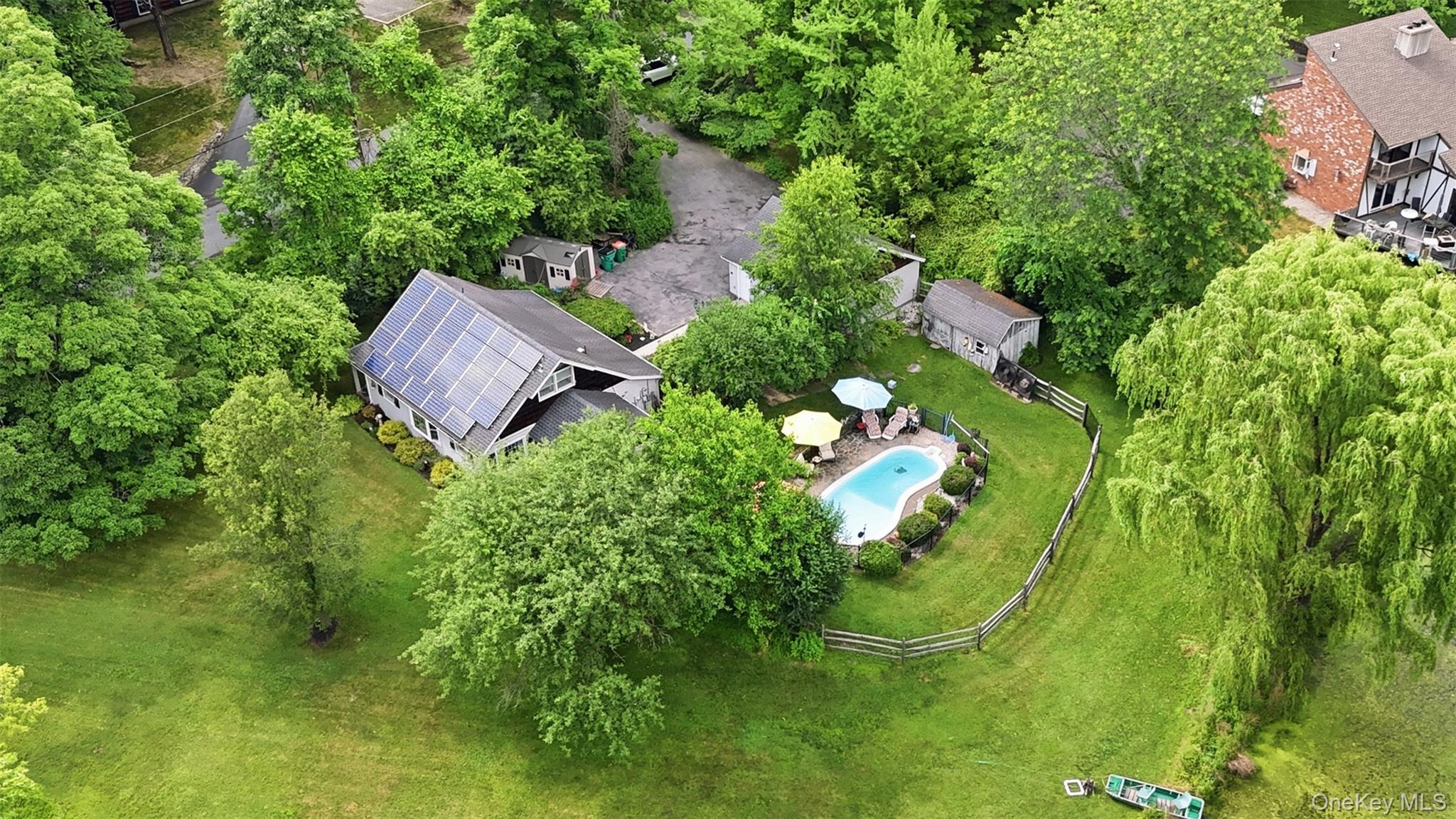 2 Maple Lane Property Photo 1