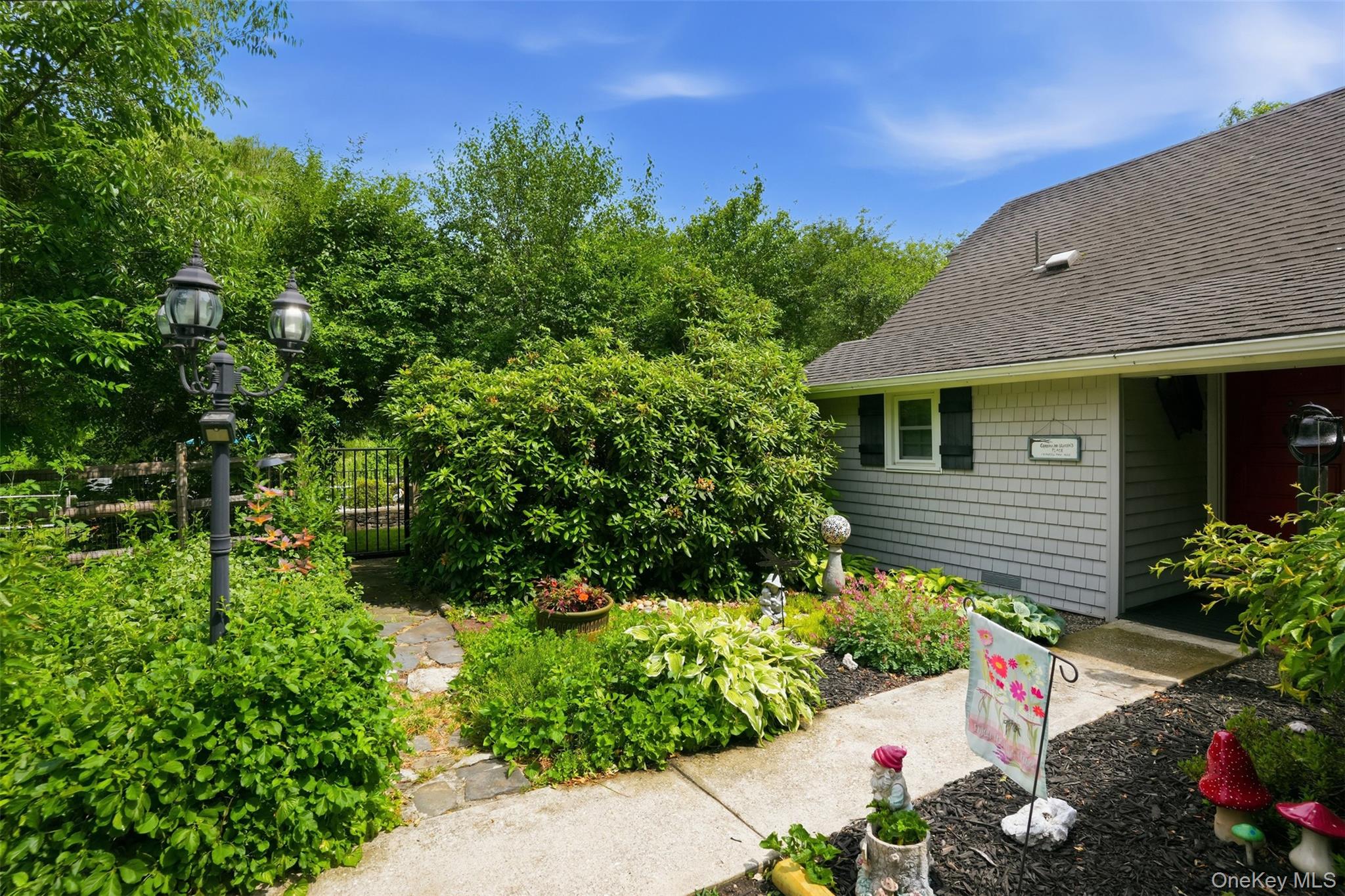 2 Maple Lane Property Photo 9