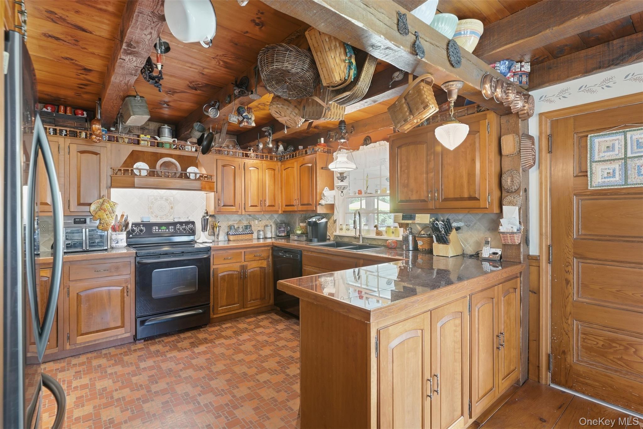 2 Maple Lane Property Photo 16
