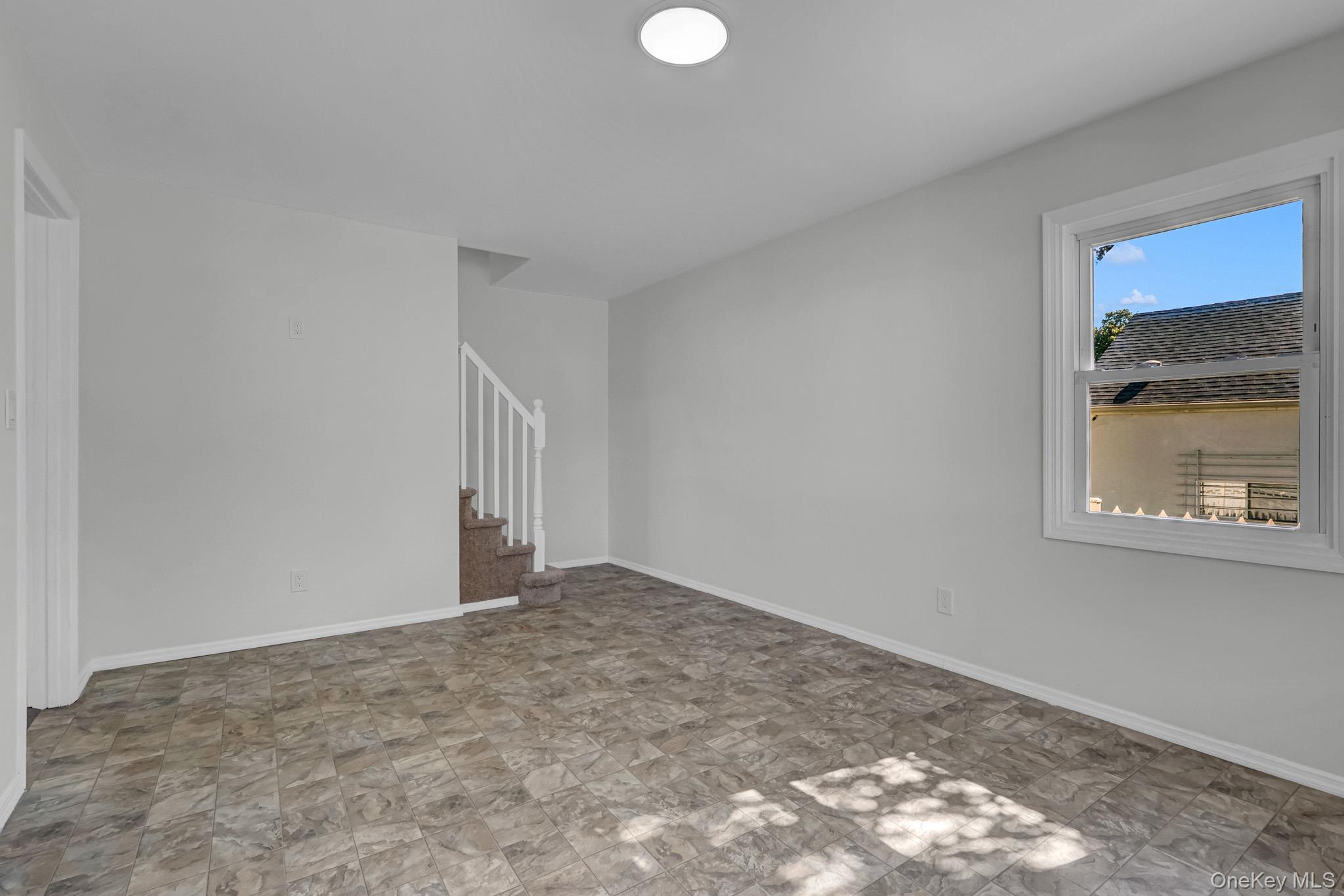863 Prospect Avenue Property Photo 3