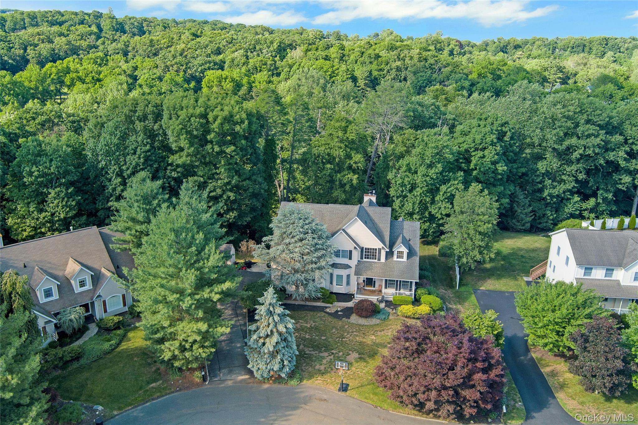 6 Anton Court Property Photo 2