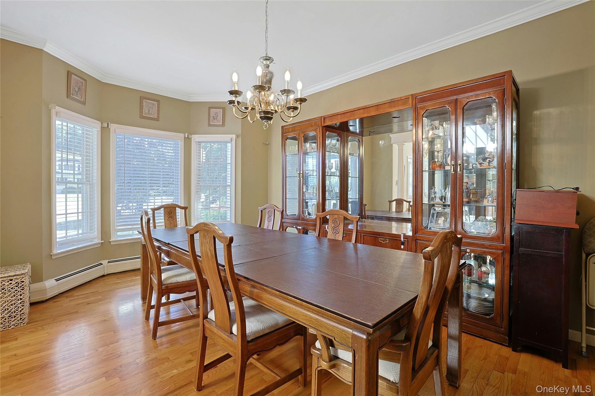 6 Anton Court Property Photo 8