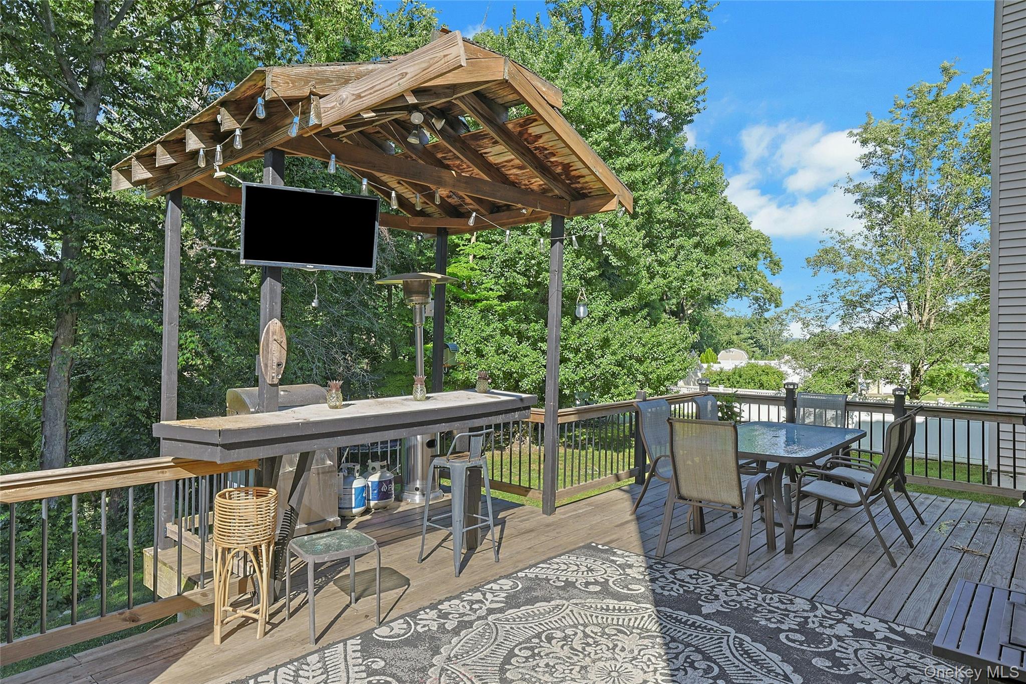 6 Anton Court Property Photo 18