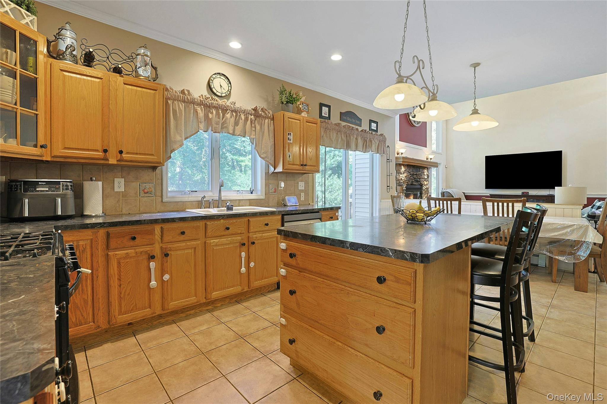 6 Anton Court Property Photo 19
