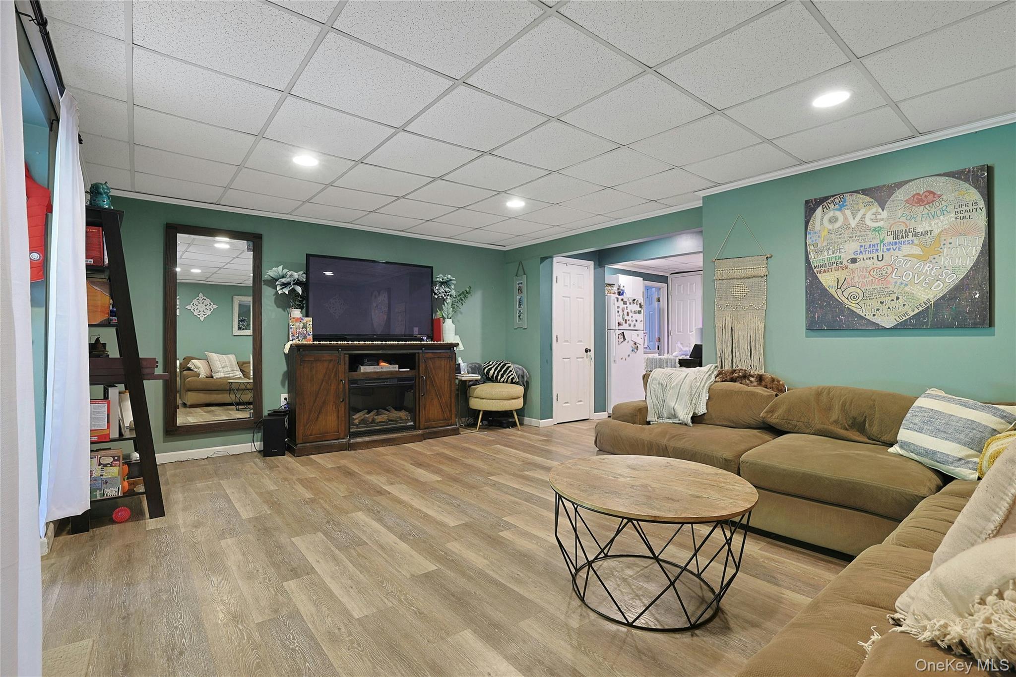 6 Anton Court Property Photo 36
