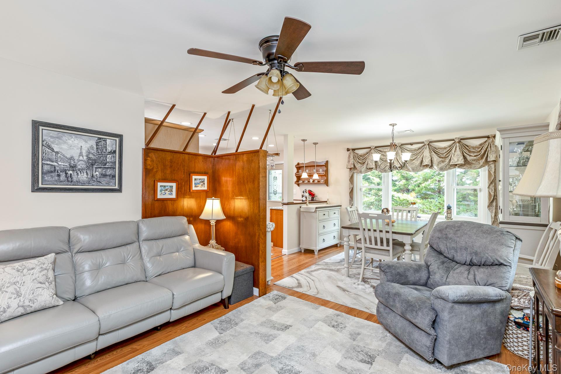 276 Parkway Drive Property Photo 8