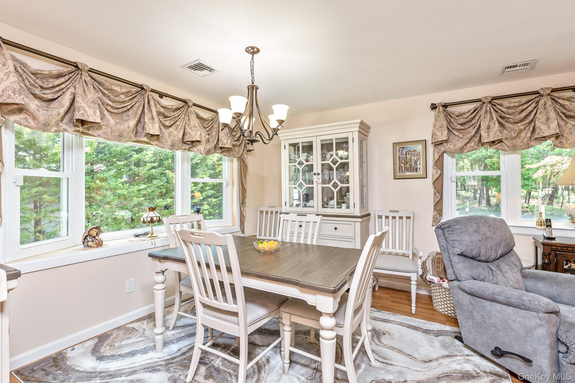 276 Parkway Drive Property Photo 15